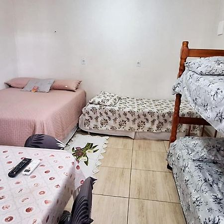 Kitnet S1 Em Torres-Rs - Na Mais Bela Praia Gaucha - Cozinha - Banheiro - Ar Condicionado - Tv E Wi-Fi - Estacionamento - Anfitria Superhost No Bnb Bagian luar foto