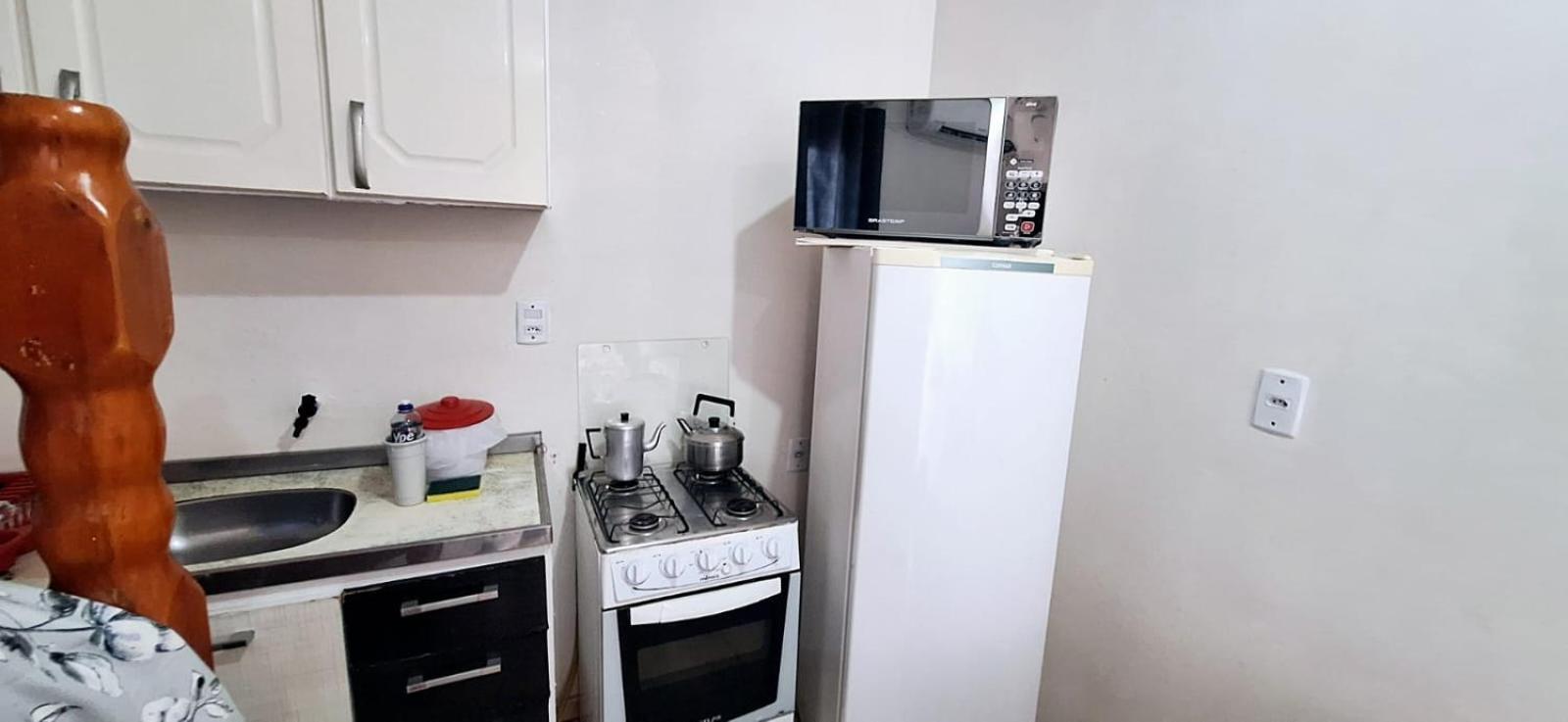 Kitnet S1 Em Torres-Rs - Na Mais Bela Praia Gaucha - Cozinha - Banheiro - Ar Condicionado - Tv E Wi-Fi - Estacionamento - Anfitria Superhost No Bnb Bagian luar foto