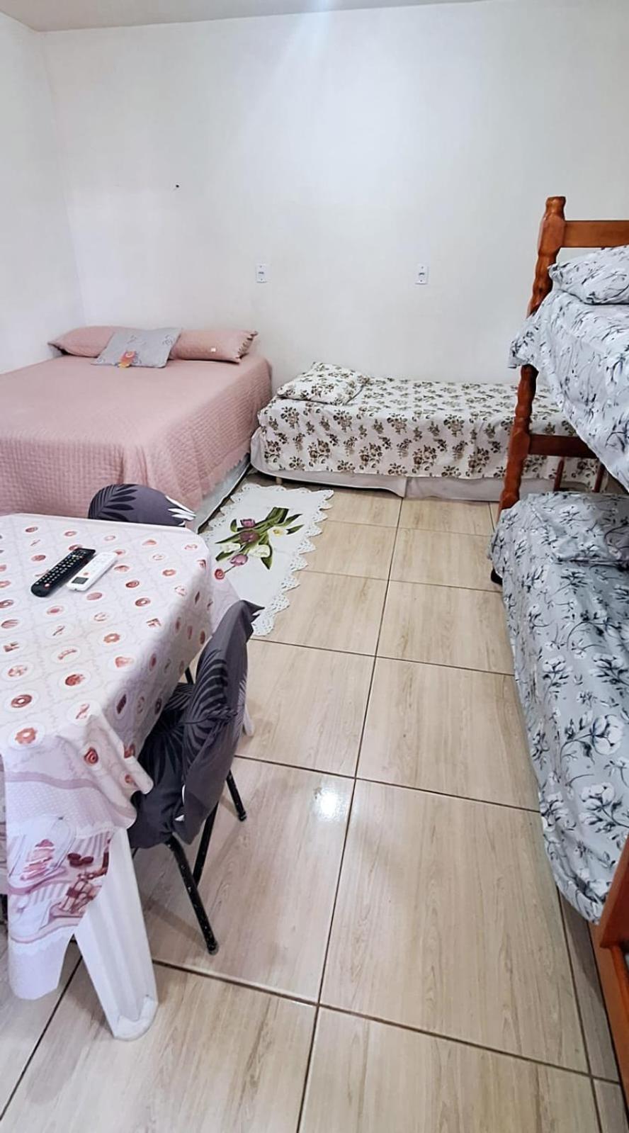 Kitnet S1 Em Torres-Rs - Na Mais Bela Praia Gaucha - Cozinha - Banheiro - Ar Condicionado - Tv E Wi-Fi - Estacionamento - Anfitria Superhost No Bnb Bagian luar foto
