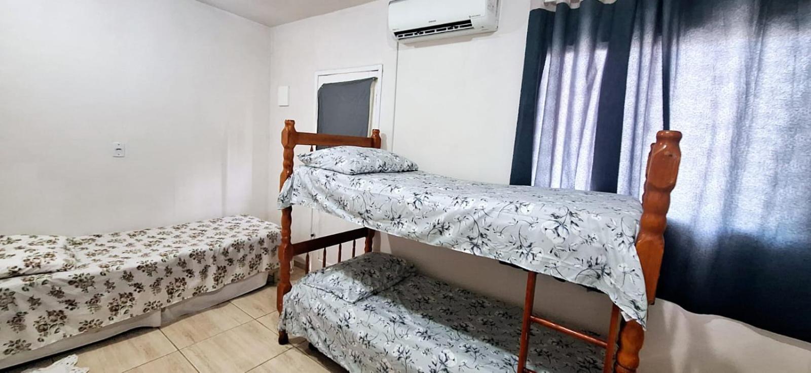 Kitnet S1 Em Torres-Rs - Na Mais Bela Praia Gaucha - Cozinha - Banheiro - Ar Condicionado - Tv E Wi-Fi - Estacionamento - Anfitria Superhost No Bnb Bagian luar foto